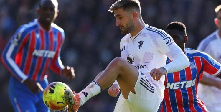 世界杯平台-重拾第二春！卢克肖赛季100%全勤 阿莫林视他为后防核心